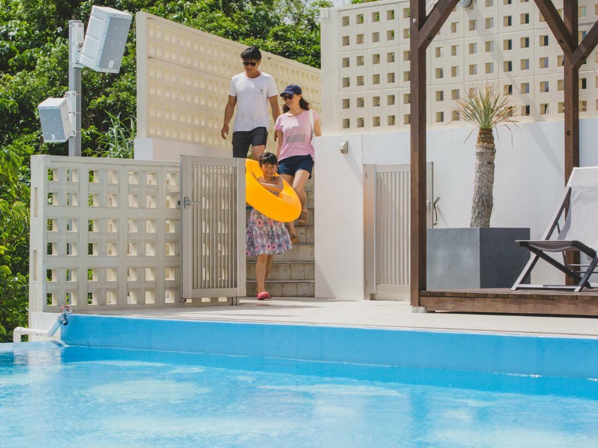 Hideout Okinawa Uruma Exterior photo